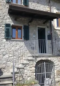 Casa Gloria , Pallerone Italia