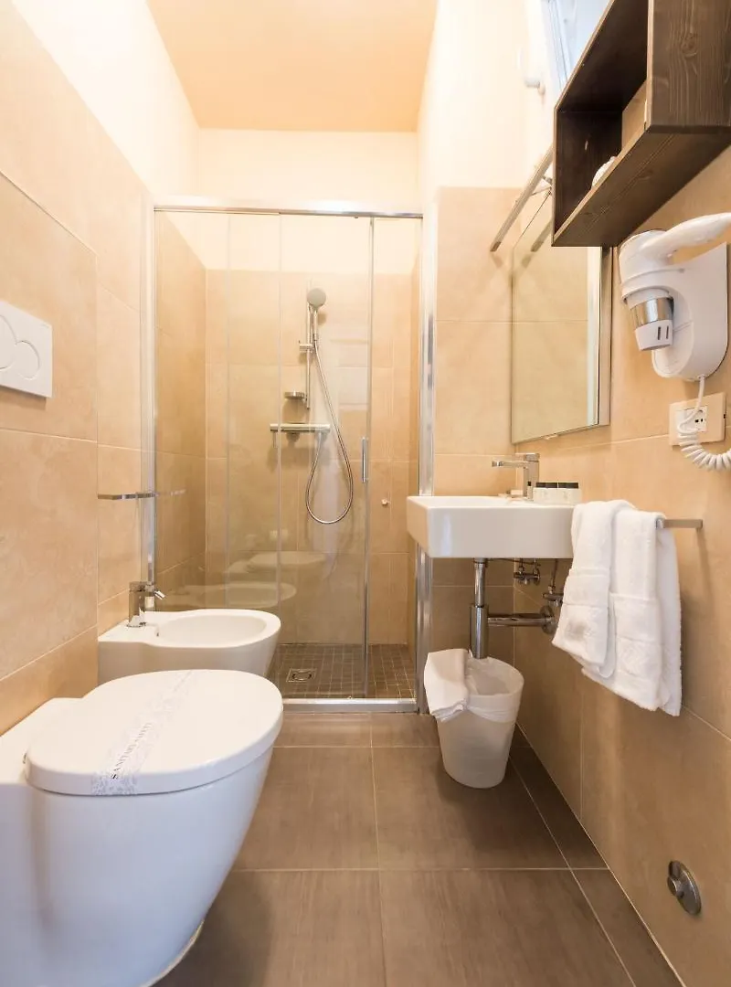 Hotel Helvetia ليدو دي يسولو