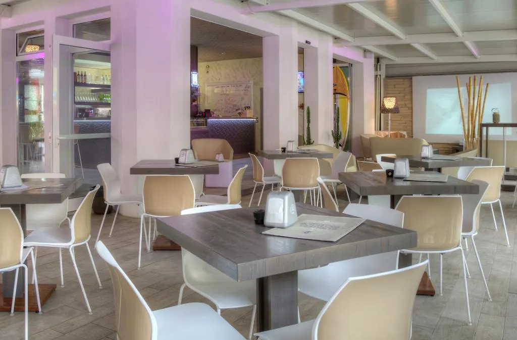 Hotel Helvetia ليدو دي يسولو إيطاليا