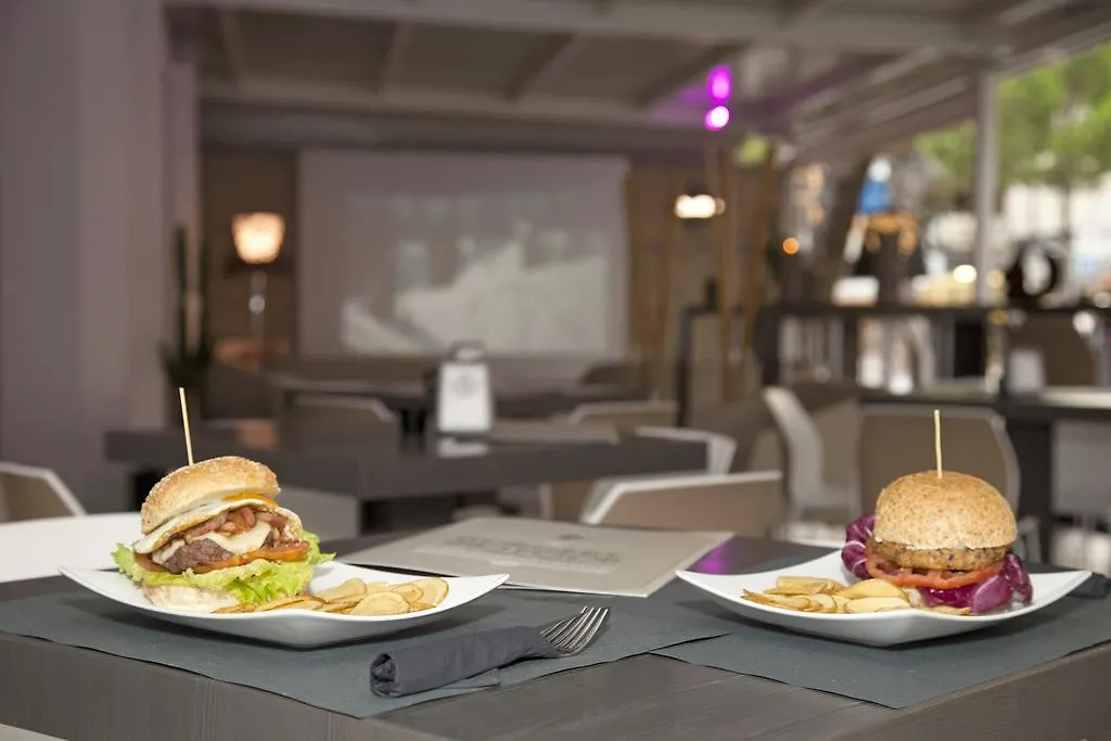 Hotel Helvetia ليدو دي يسولو
