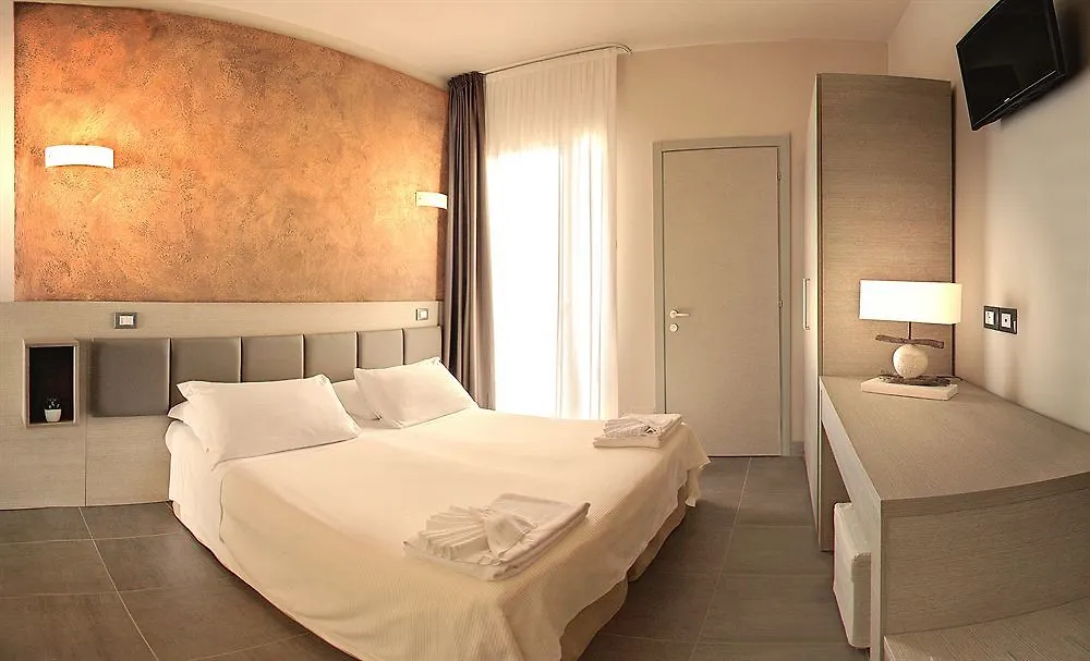 Hotel Helvetia ليدو دي يسولو