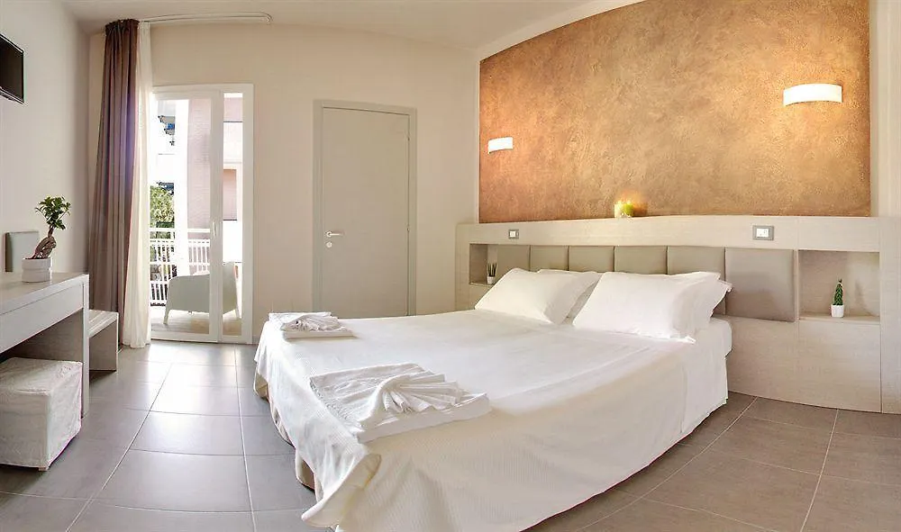 Hotel Helvetia Lido di Jesolo 3*,  Italy